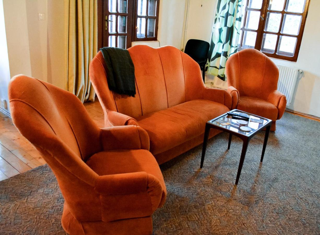 Grandpa'S Hidden Crib, 6 Bedroom, Pet Friendly ซินายา ภายนอก รูปภาพ