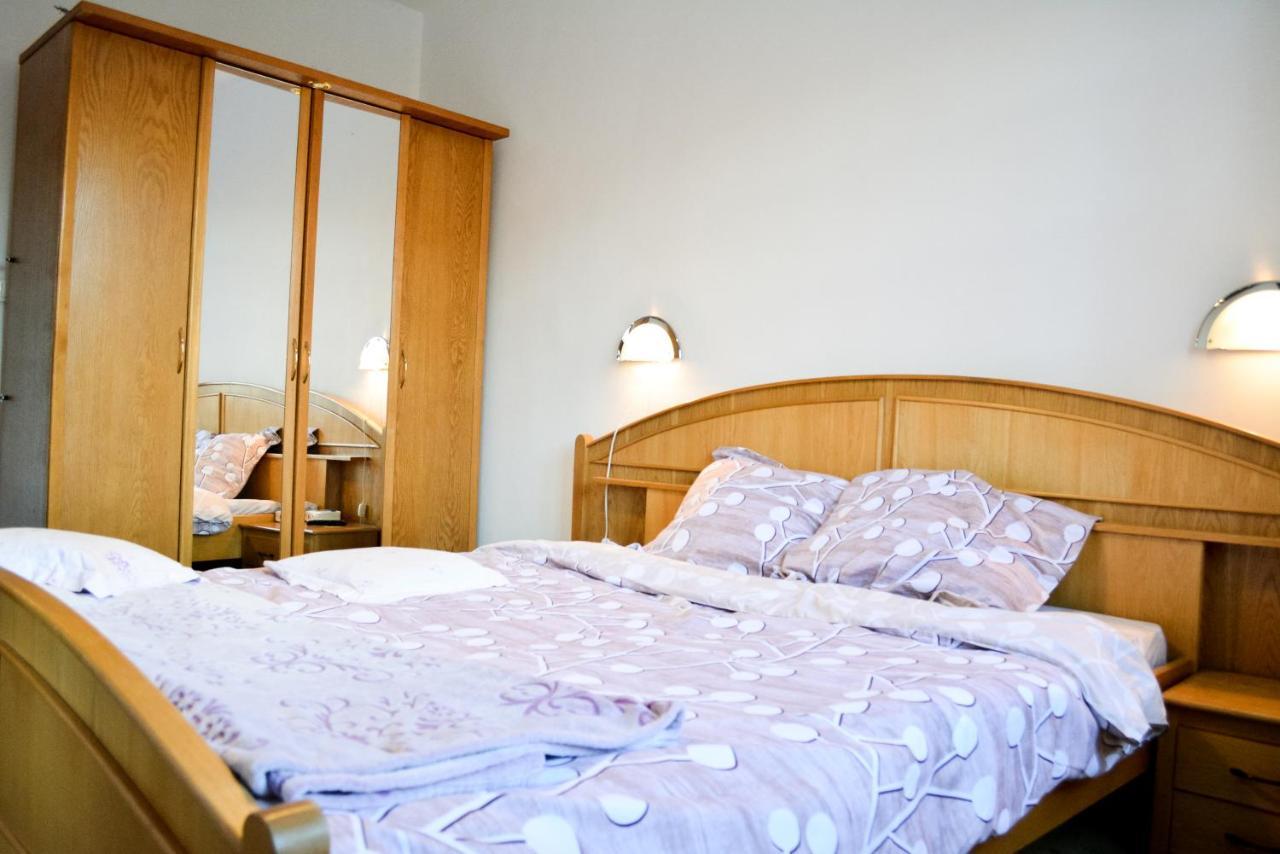 Grandpa'S Hidden Crib, 6 Bedroom, Pet Friendly ซินายา ภายนอก รูปภาพ