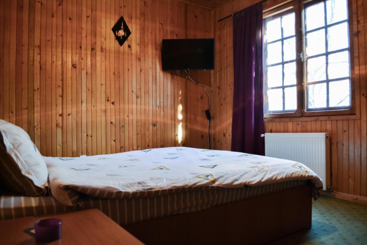Grandpa'S Hidden Crib, 6 Bedroom, Pet Friendly ซินายา ภายนอก รูปภาพ